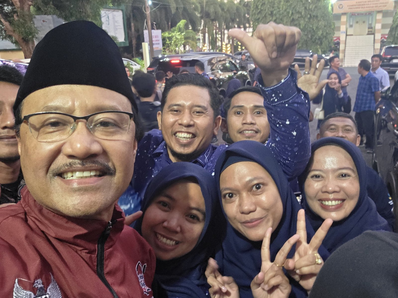 Hampir Menyerah Demi Sebuah Foto Bersama Gus Mensos